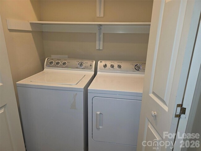 Building Photo - 7325 Winery Ln