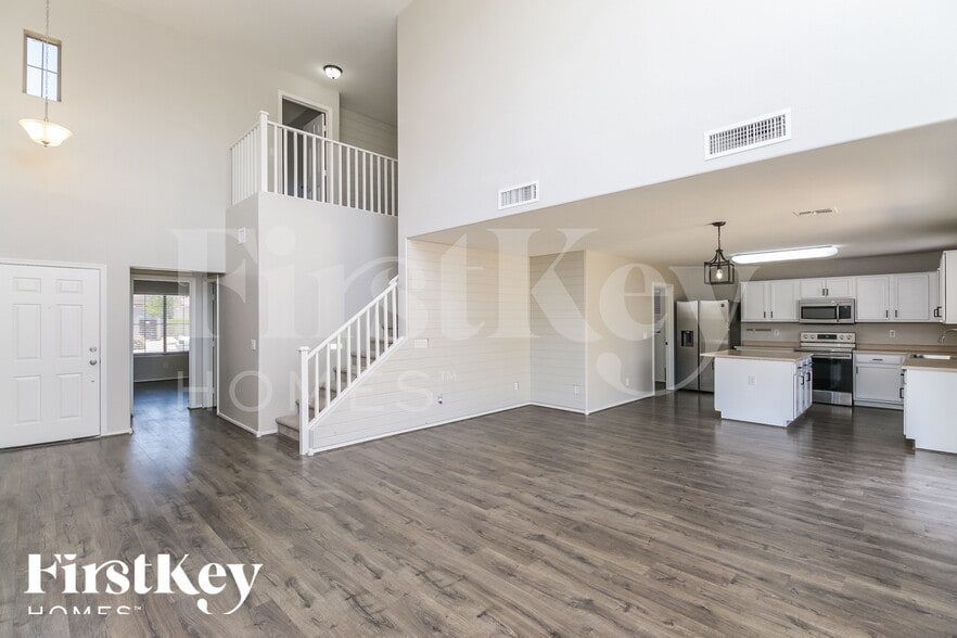 Building Photo - 1168 W Desert Basin Dr