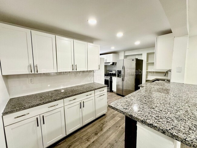 Building Photo - 814 Greensburg Pike