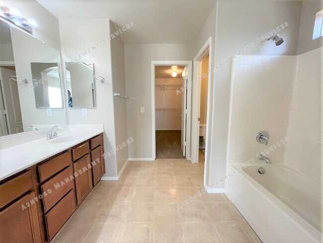 Building Photo - 2417 S 90th Glen