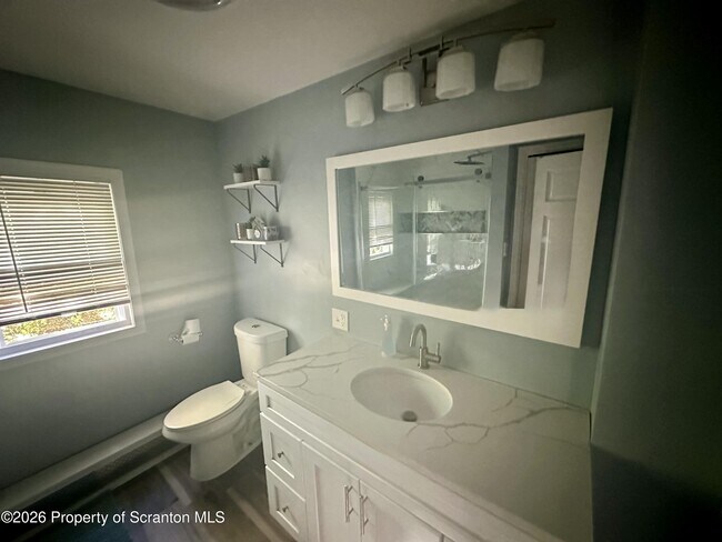 Building Photo - 916-918 Grandview St