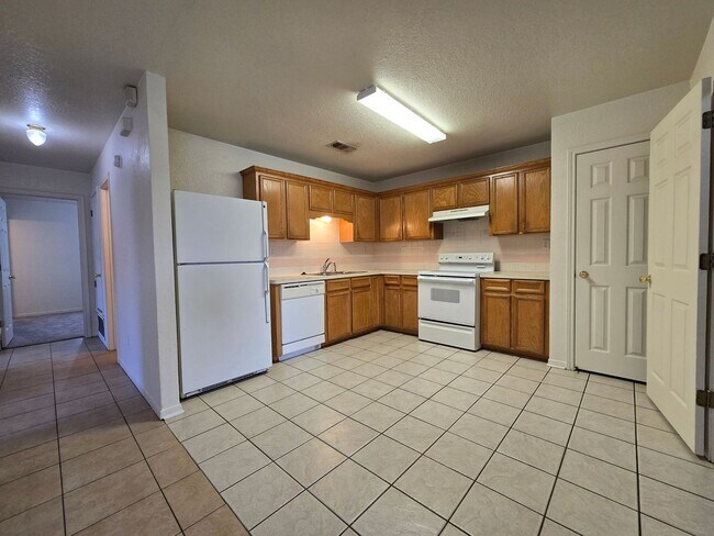Building Photo - 3906 Hitchrock Dr