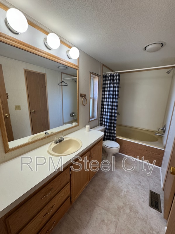 Building Photo - 957 S Saki Dr