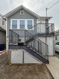 Building Photo - Mint 2 Bed/2 Bath Single-Family Home in Howard Beach!