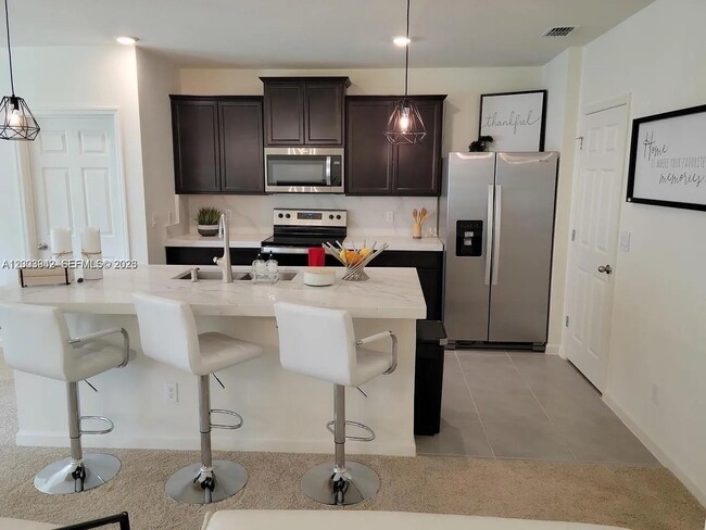 Building Photo - 5517 Amusement Ave