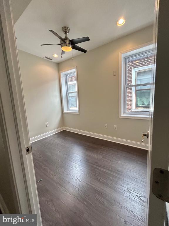 Building Photo - 3013 W Oxford St