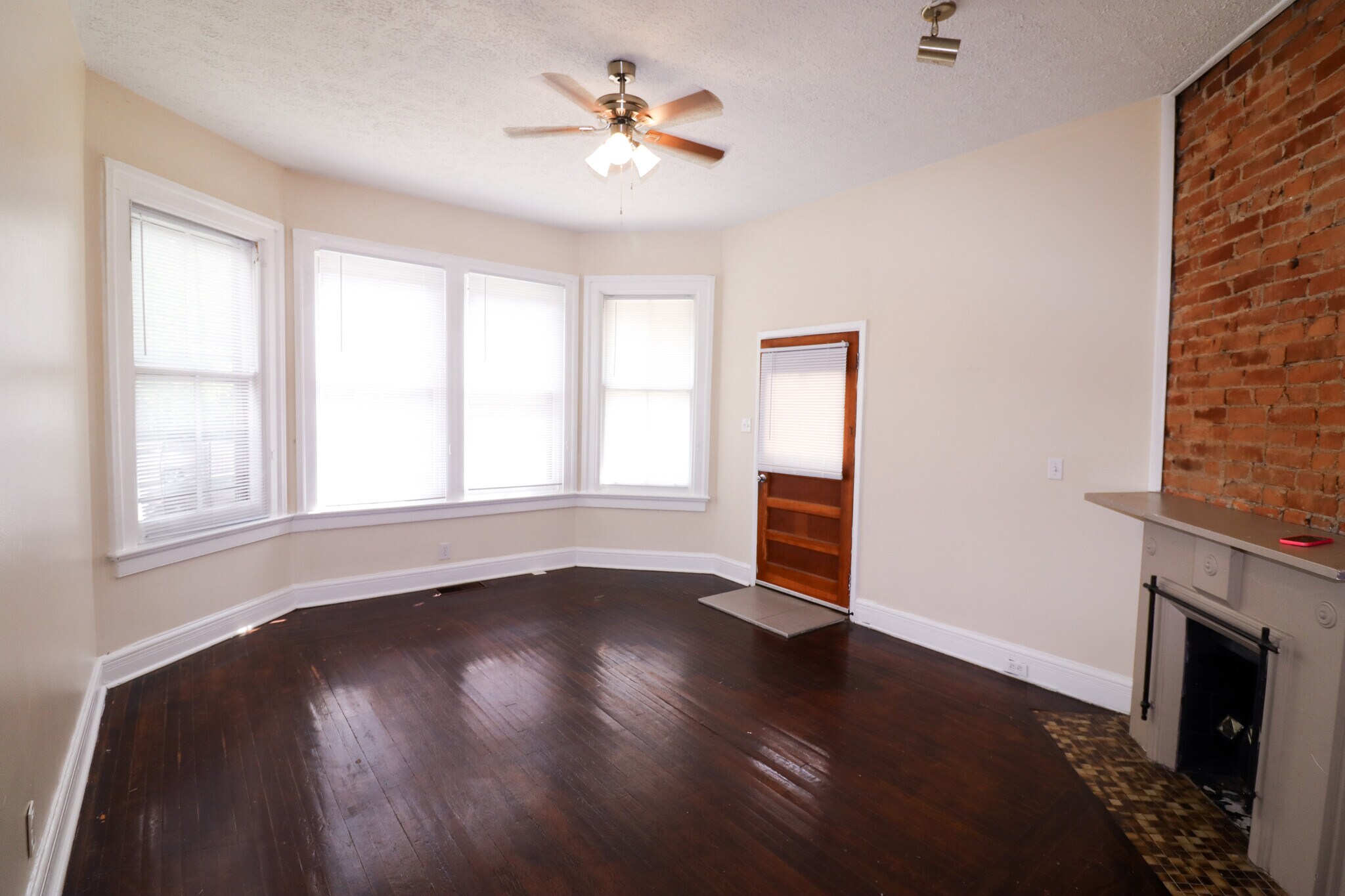 Building Photo - 2615 Eden Ave