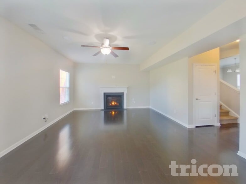 Building Photo - 2920 Cherry Point Ln