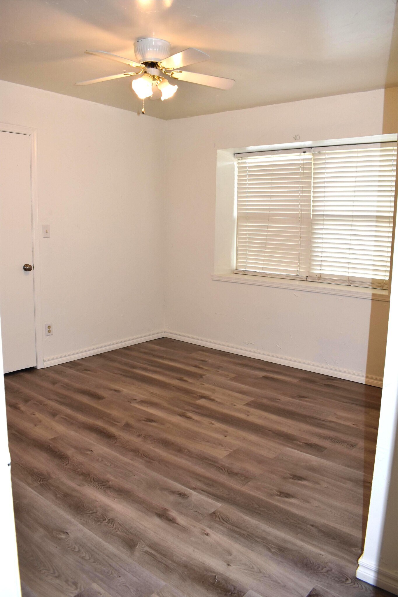 Building Photo - 1717 E Lindsey St