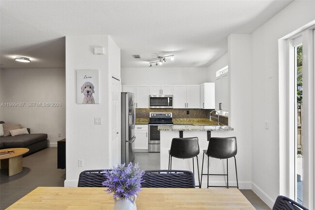 Building Photo - 11613 NW 78th St