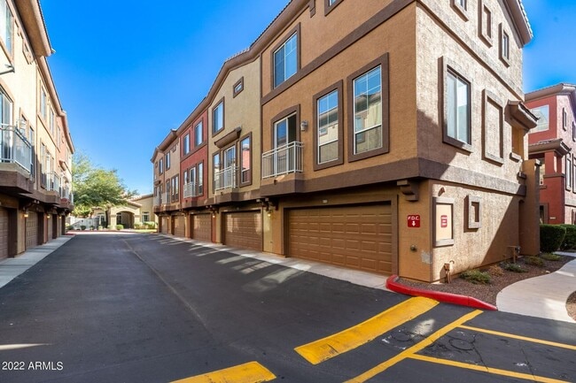 Building Photo - 1920 E Bell Rd