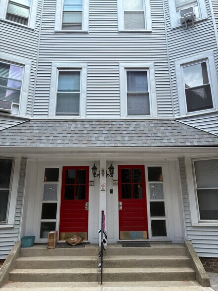 Building Photo - 35A Harvard St