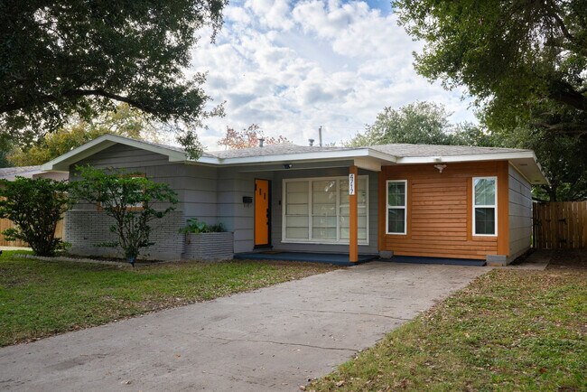 Building Photo - 4717 Edith St