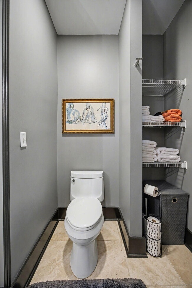 Building Photo - 261 S Limestone