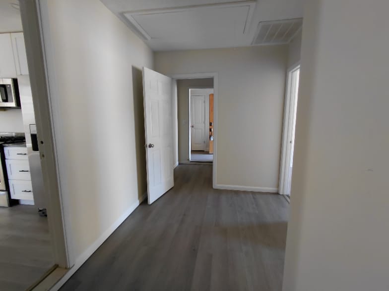 Building Photo - 211 Crakston Ct