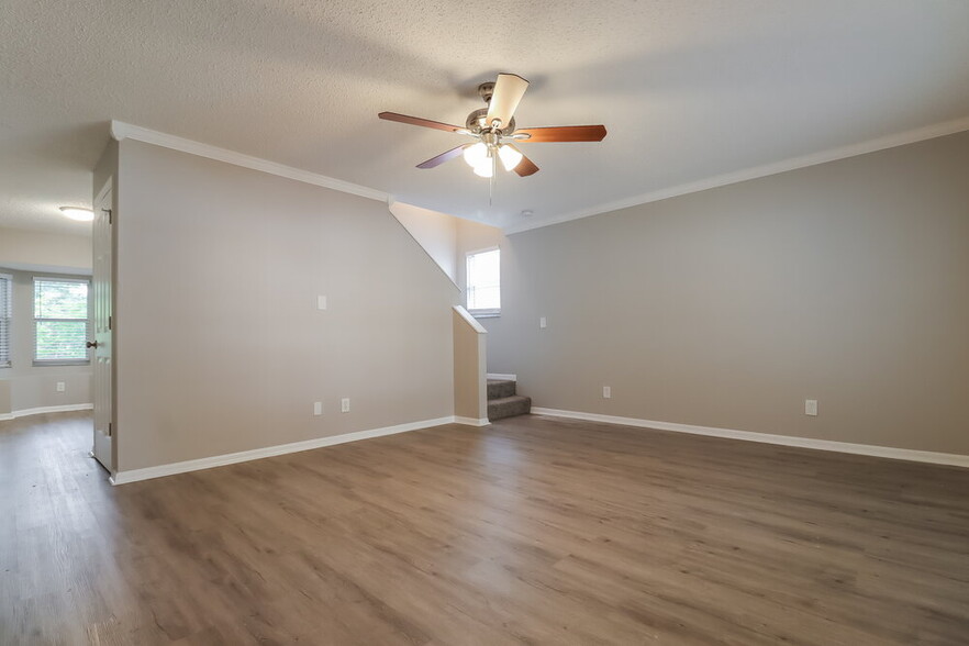Building Photo - 732 Cape Cod Cir