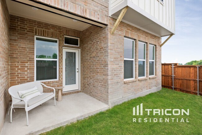 Building Photo - 5468 Sandstone Dr