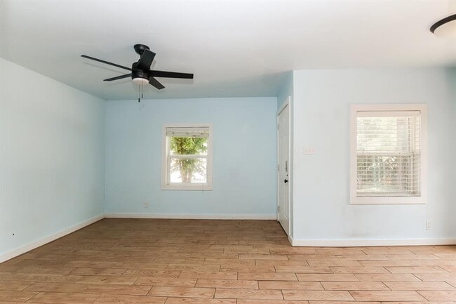 Building Photo - 2717 Parker Ln