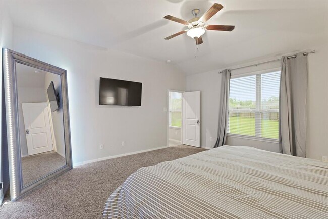 Building Photo - 18018 Svensson Slade Ln
