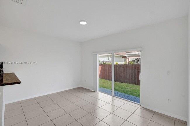 Building Photo - 4417 NW 113th Pl