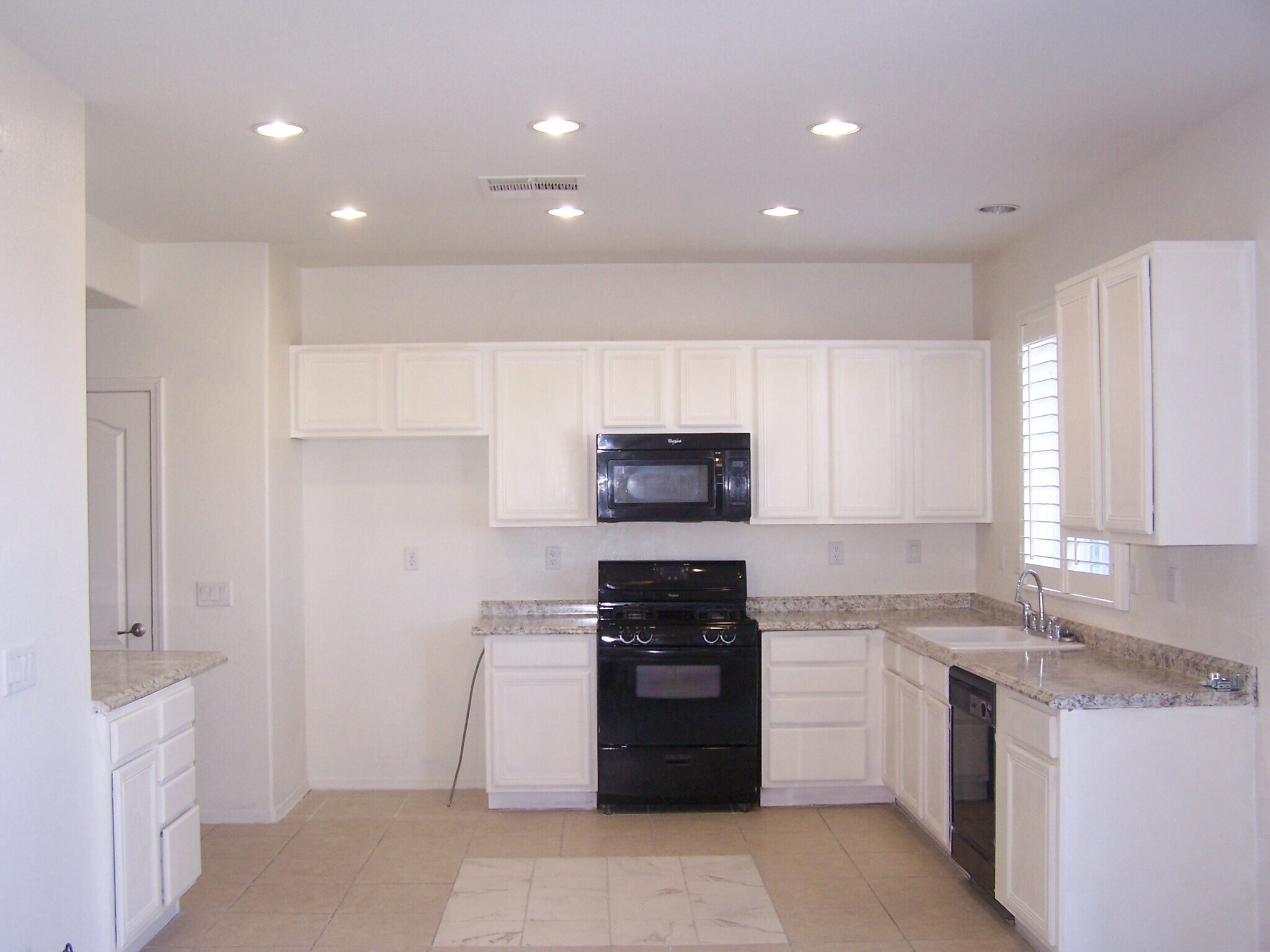 Building Photo - 37815 Banyan Pl