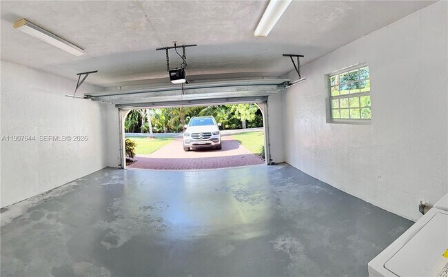 Building Photo - 12525 Bernal St