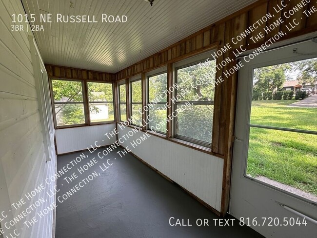 Building Photo - 1015 NE Russell Rd.