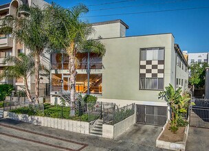 Building Photo - Tropic Crest Apartments