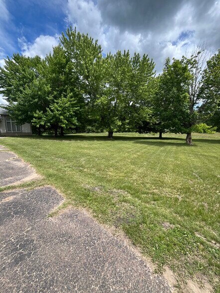 Building Photo - 8621 Ryan Lake Dr NE