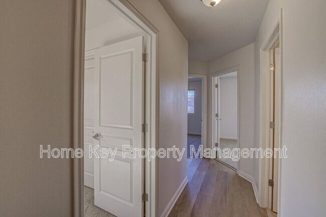 Building Photo - 259 S 300 W