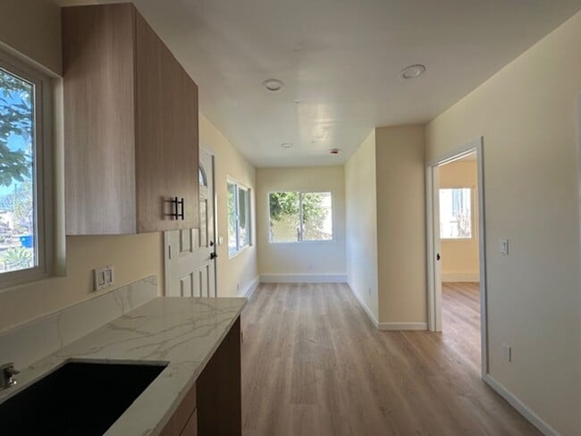 Building Photo - Brand New 1+1  ADU