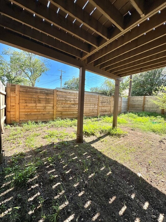 Building Photo - COMING OCTOBER 2025 - Spacious 1-Bedroom A...