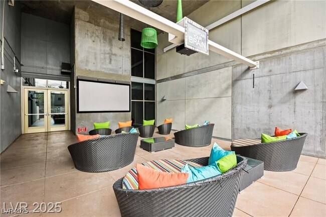 Building Photo - 353 E Bonneville Ave