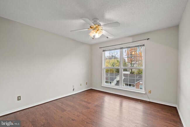 Building Photo - 1504 Lincoln Way