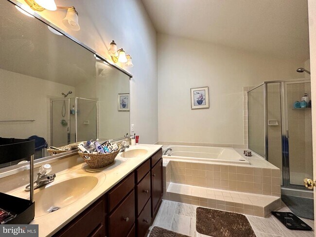 Building Photo - 25593 Creek Run Terrace