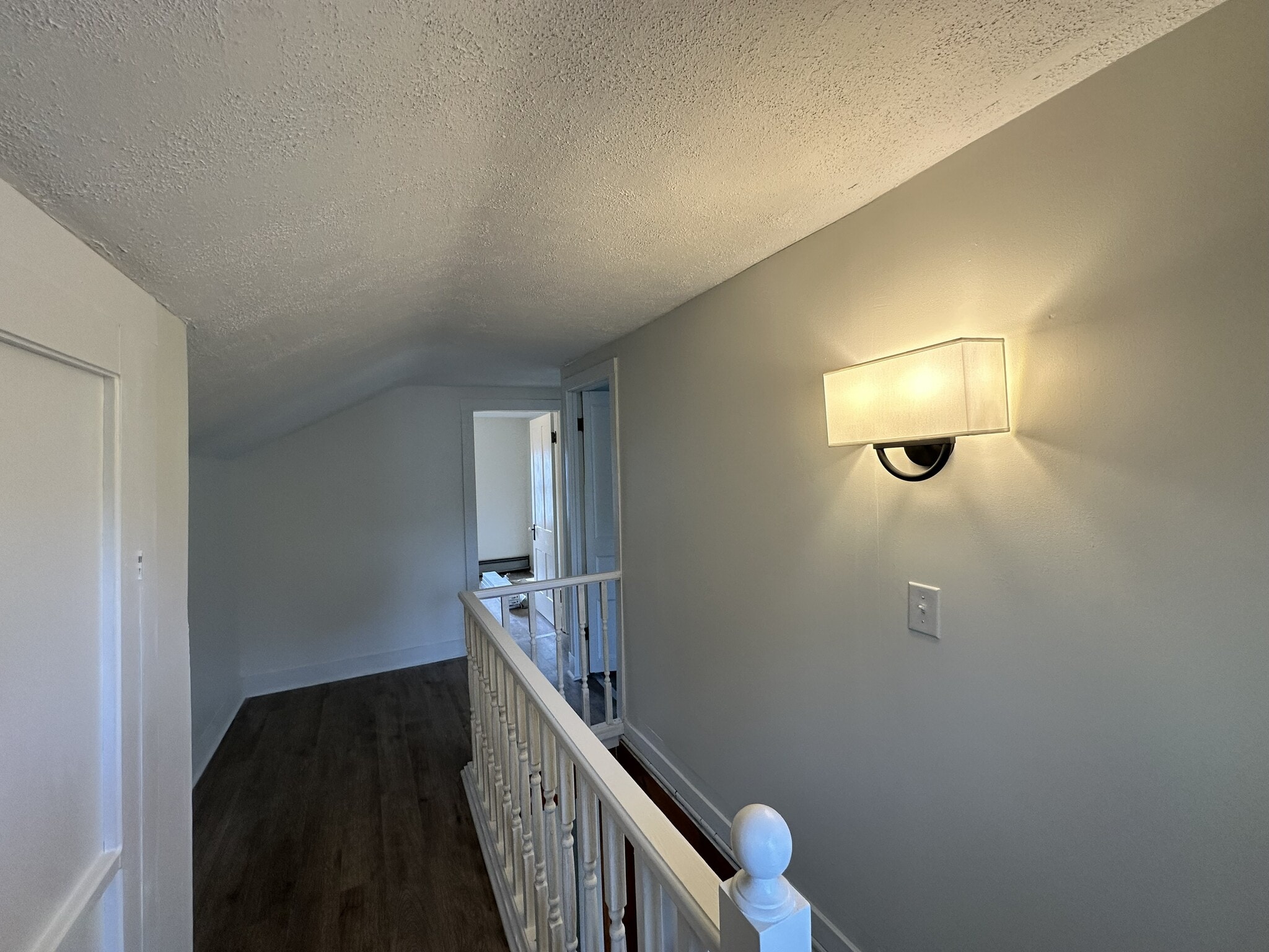 Building Photo - 409 Castle St