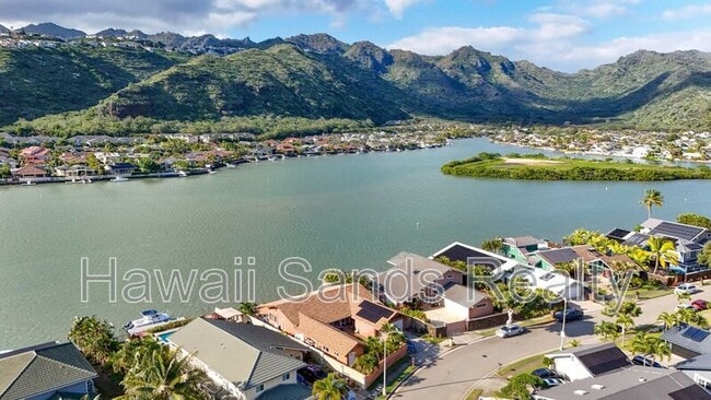 Building Photo - 662 Kalanipuu St