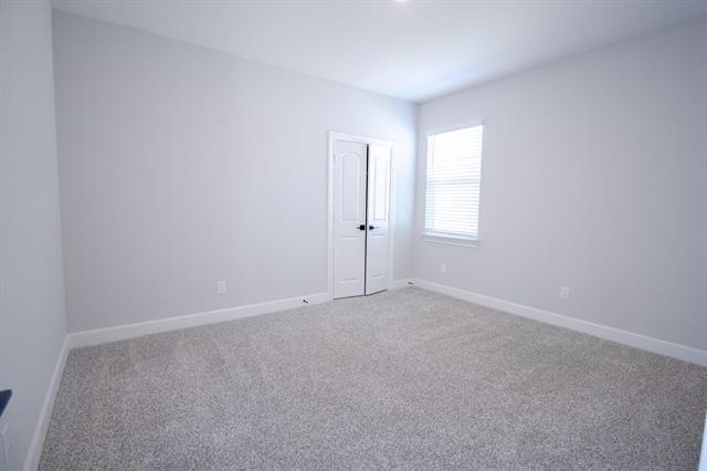 Building Photo - 910 Emerson Dr