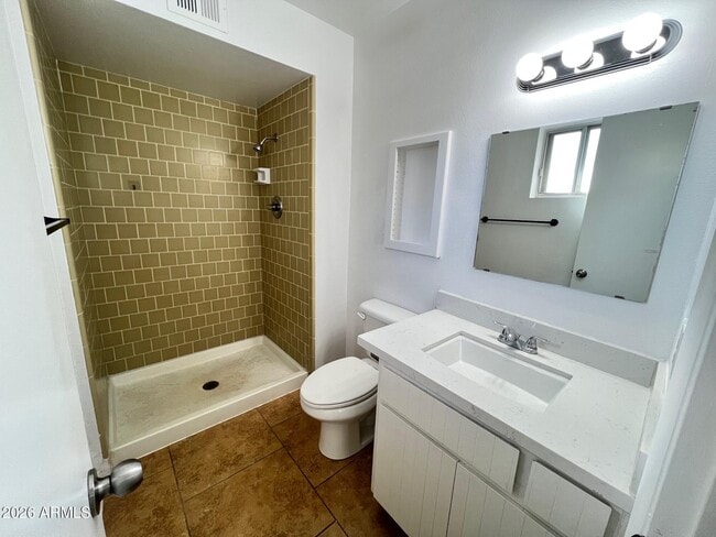 Building Photo - 551 W Gail Dr