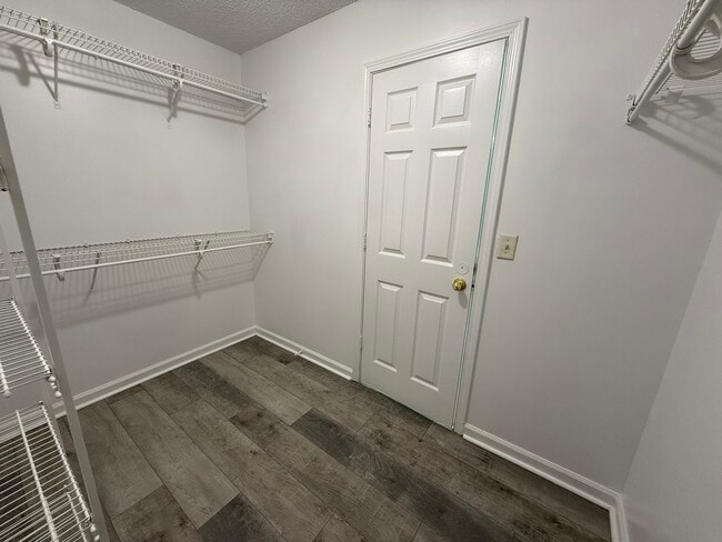 Building Photo - 109 Drew Cir