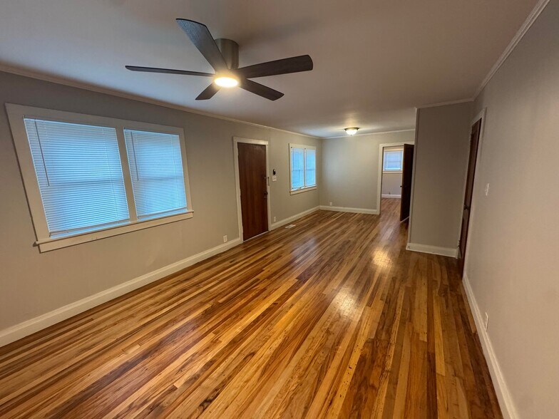 Building Photo - 116 Stewart St