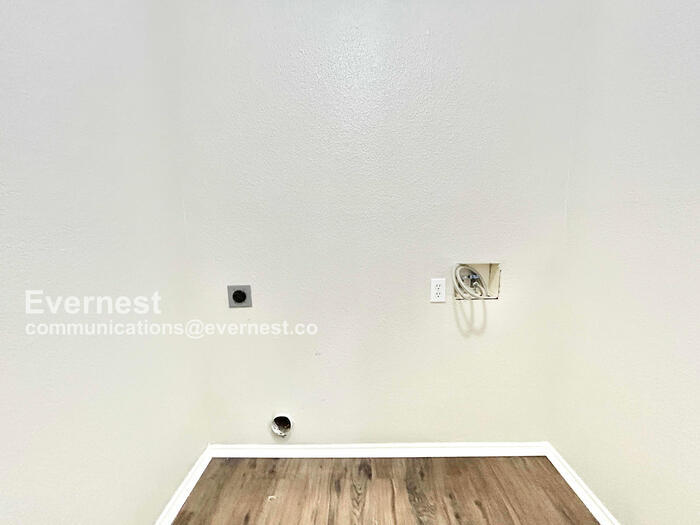 Building Photo - 10908 Deauville Cir S