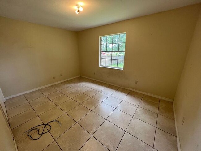 Building Photo - Pensacola - Pinehurst Subdivision - 3 bedr...