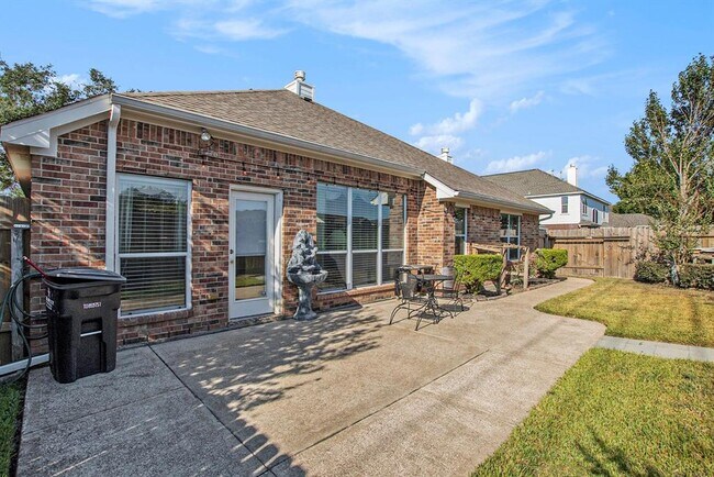 Building Photo - 24018 Indian Hills Way