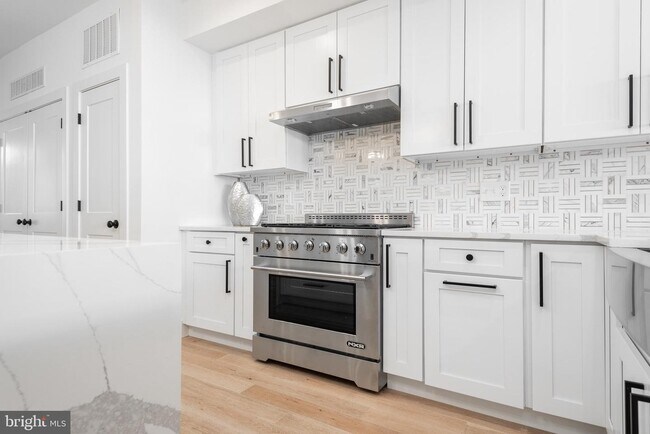 Building Photo - 309 N Patrick St