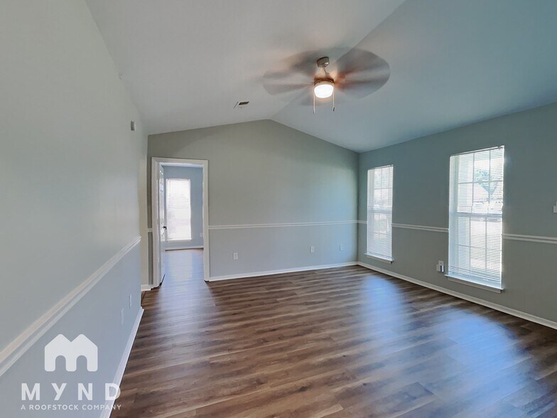 Building Photo - 4150 Penwell Dr