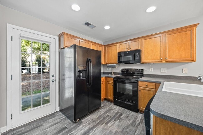 Building Photo - Harpers Mill one level 2 Bedroom townhome ...