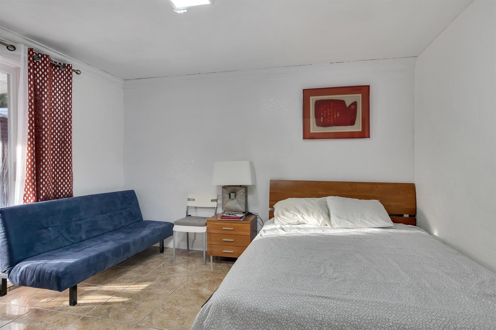 Room - 5931 NW 5th St