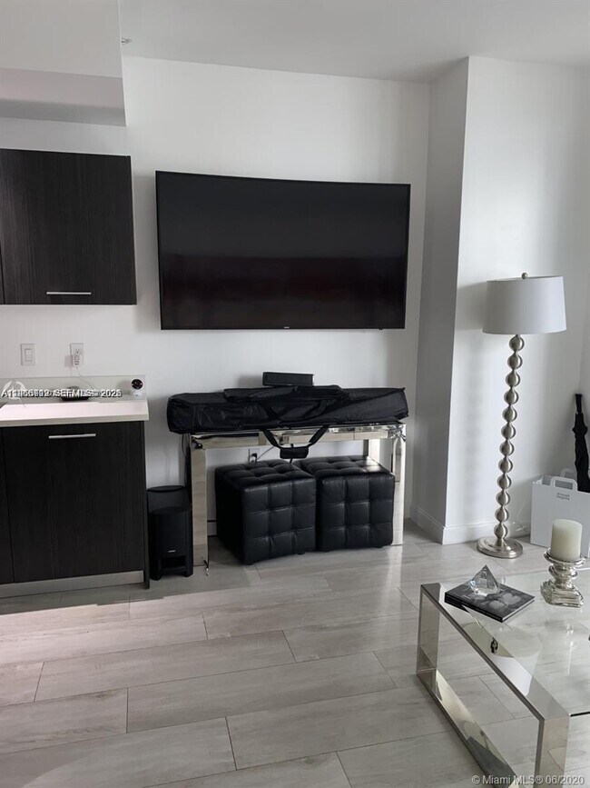 Building Photo - 55 SW 9th St