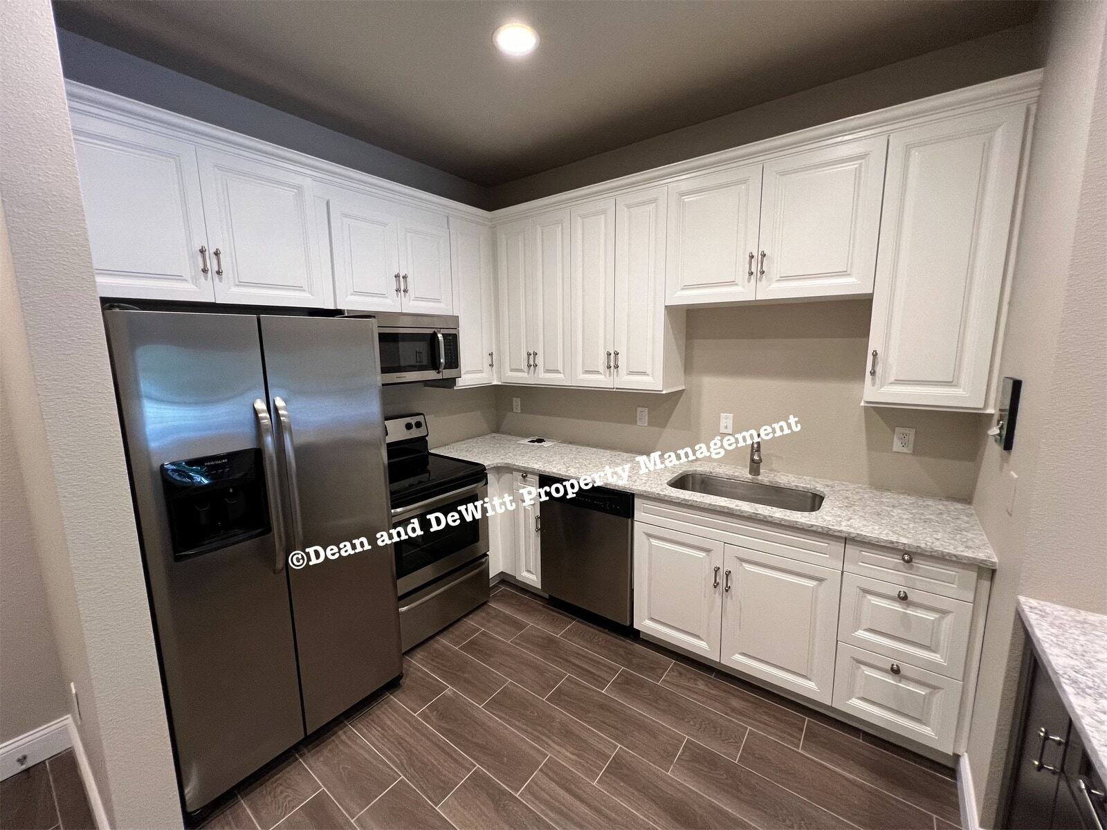 Building Photo - 2 Bed/2 Bath